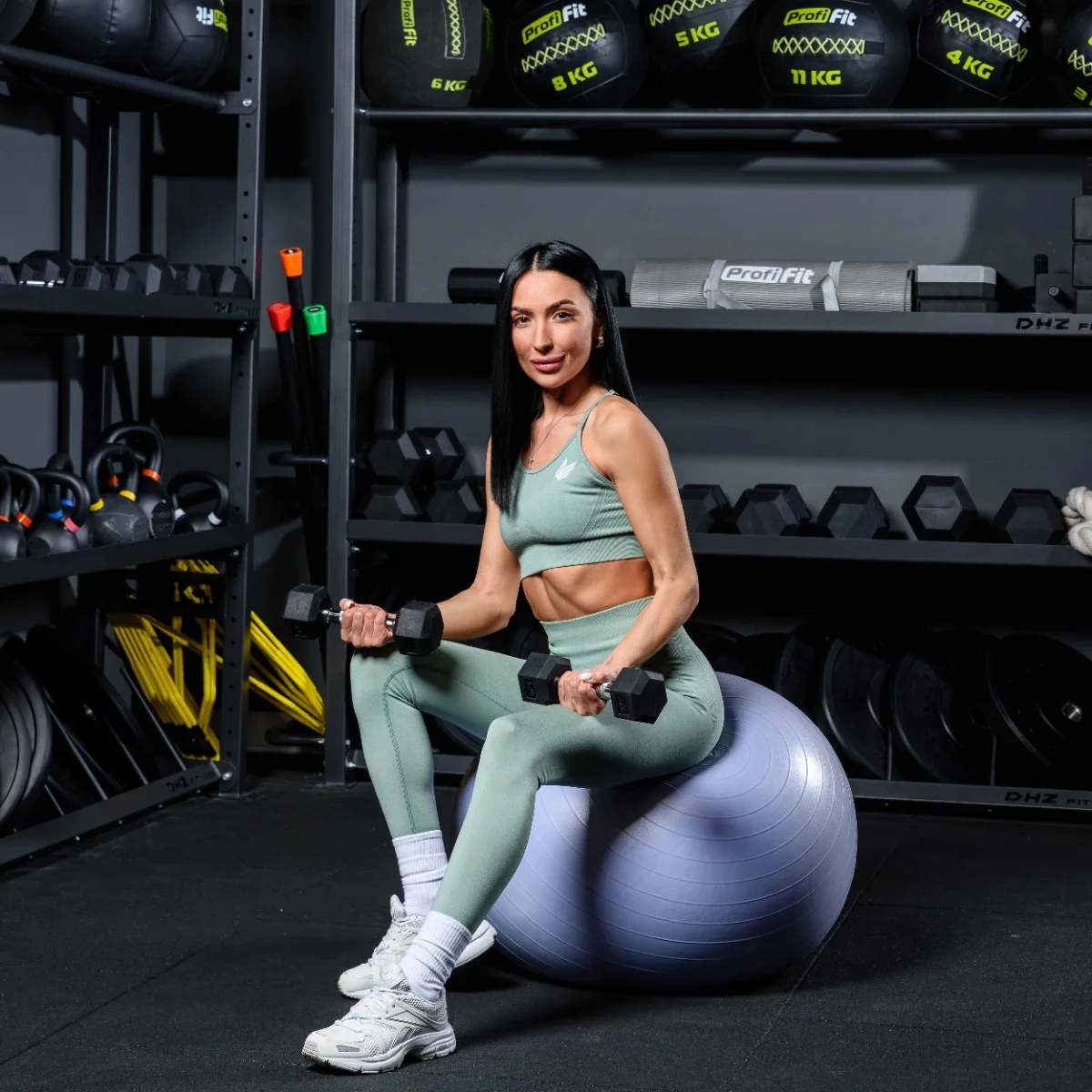 Реальное фото Гимнастический мяч антивзрыв D65 см PROFI-FIT от магазина Спортев
