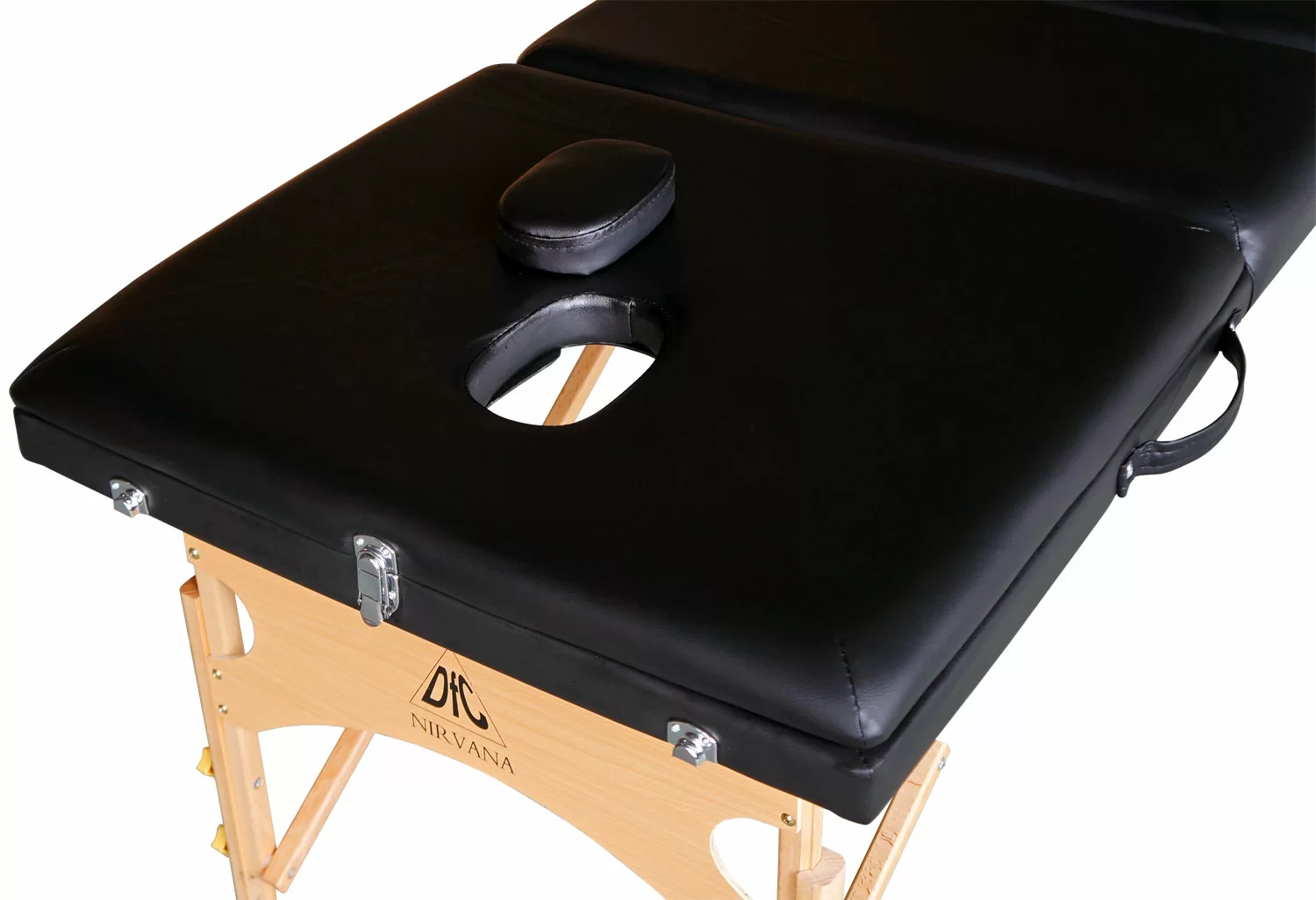 Реальное фото Массажный стол DFC NIRVANA, Relax Pro,  дерев. ножки, цвет черный (Black) TS3021_B1 от магазина СпортЕВ