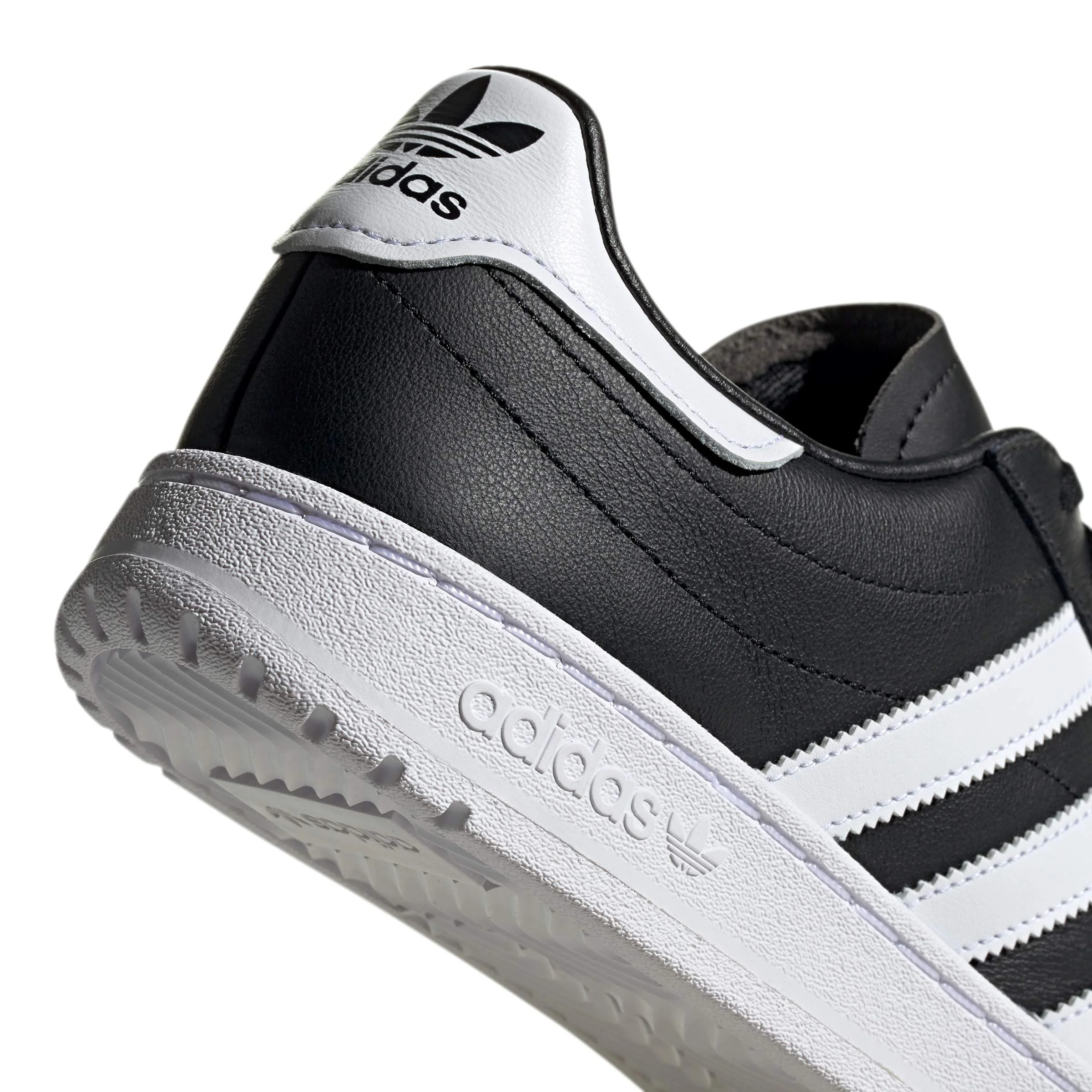 Кроссовки Adidas Team Court черный/белый EF6048 Реальное фото Кроссовки Adidas Team Court черный/белый EF6048 от магазина Спортев