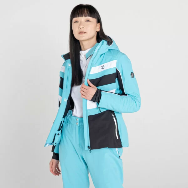 Реальное фото Куртка Provenance Jacket (Цвет 1A1, Синий/Черный) DWP499 от магазина СпортЕВ