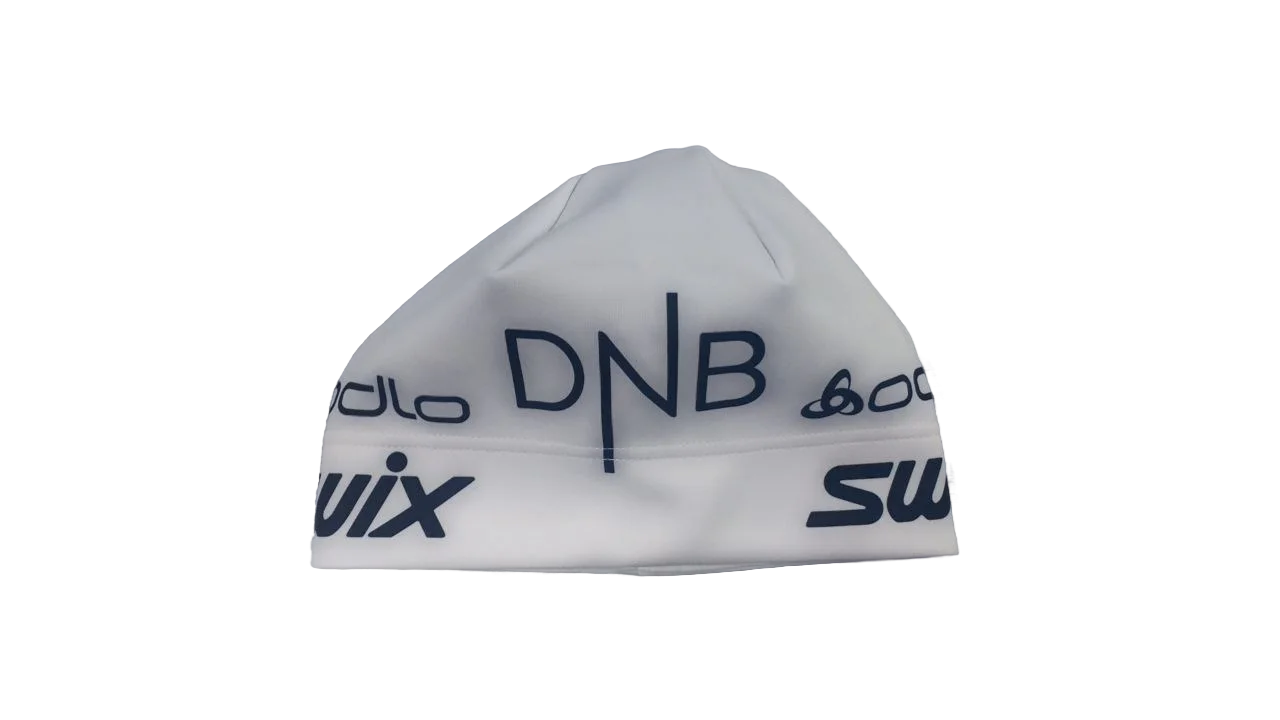 Реальное фото Шапка гоночная с лого DnB белый от магазина Спортев