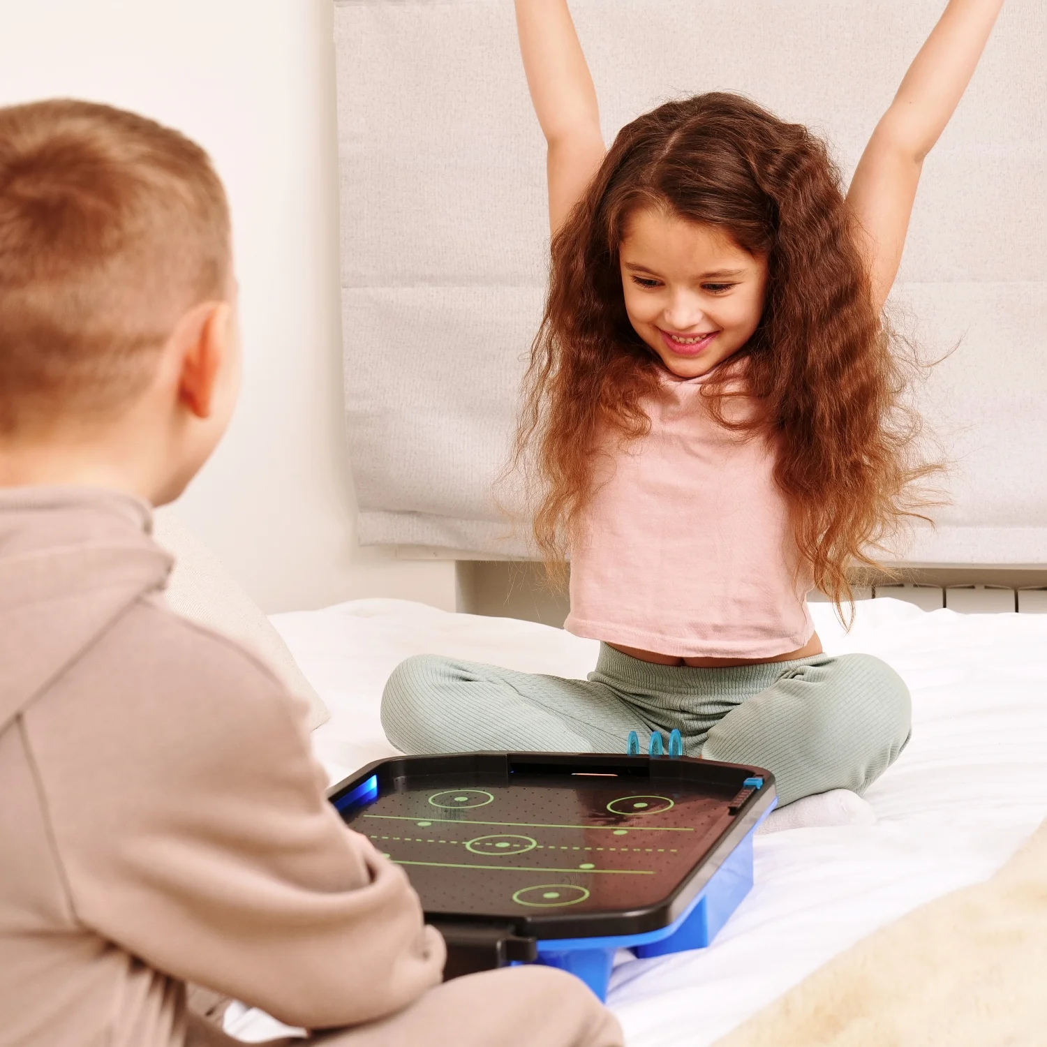 Реальное фото Игровой стол - аэрохоккей DFC SB-AT-2711 от магазина Спортев