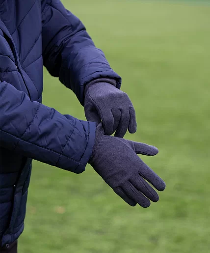 Реальное фото Перчатки зимние Jogel ESSENTIAL Fleece Gloves черный AW21 от магазина Спортев