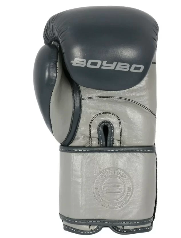 Реальное фото Перчатки боксерские BoyBo Exist кожа металлик BBG300 от магазина СпортЕВ