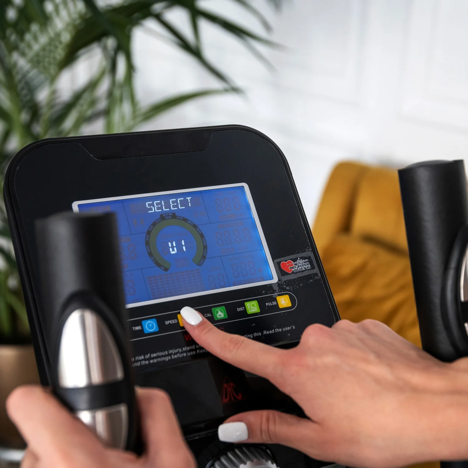 Реальное фото Эллиптический тренажер DFC E97614 магн.эл.привод от магазина Спортев