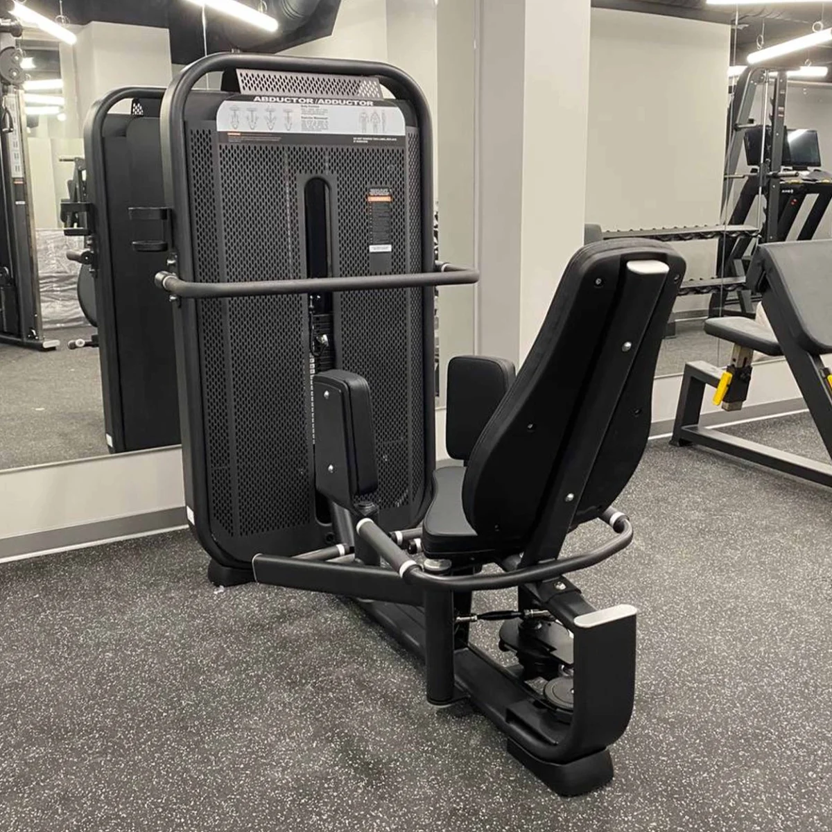 Реальное фото E7021JZ Сведение/Разведение ног сидя. Стек 135 кг от магазина Спортев