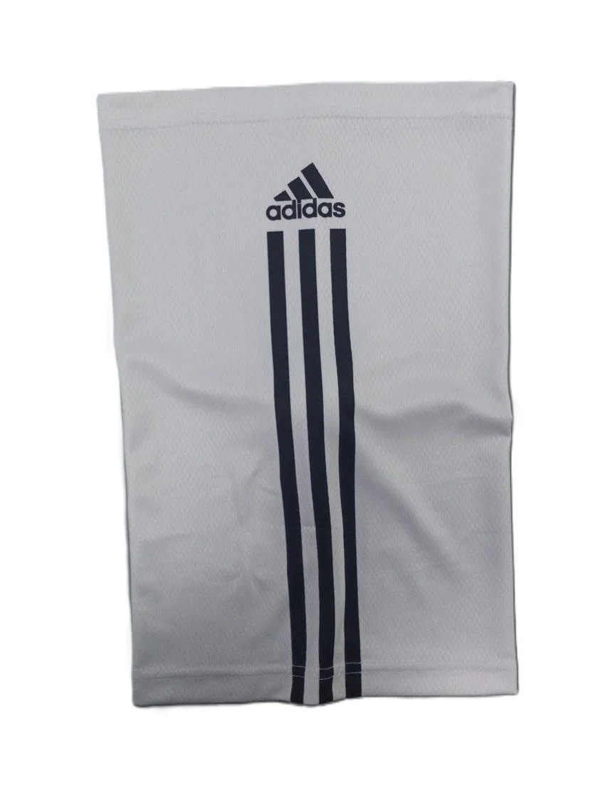 Реальное фото Шарф-труба с лого Adidas белый от магазина Спортев