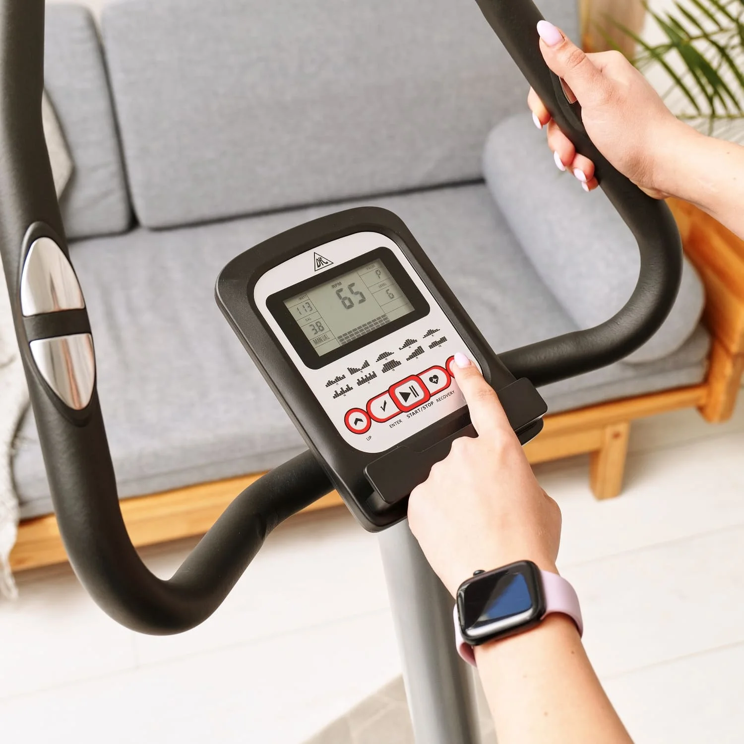 Реальное фото Велотренажер DFC B5901P магнитный эл.привод от магазина Спортев