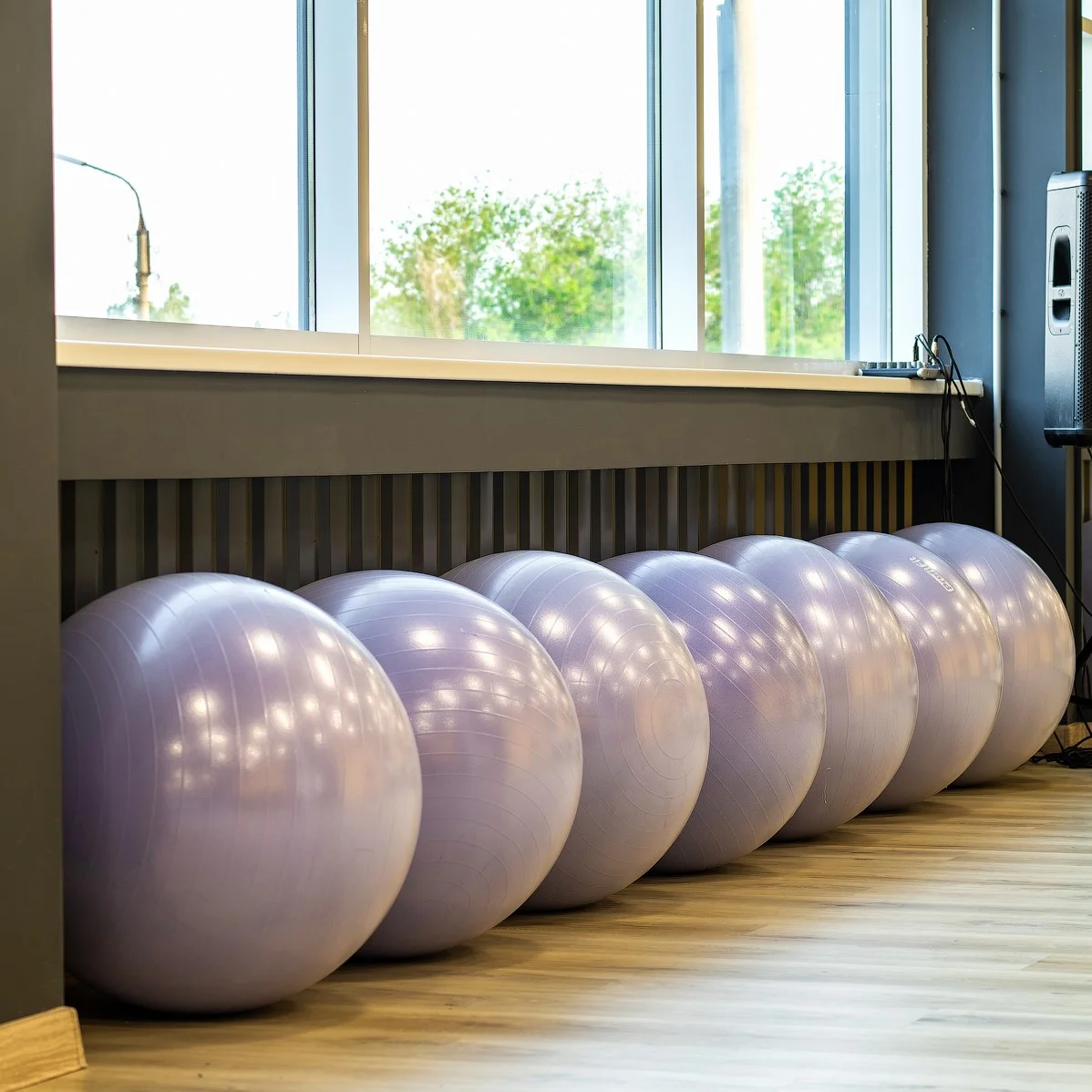 Реальное фото Гимнастический мяч антивзрыв D65 см PROFI-FIT РАСПРОДАЖА от магазина Спортев