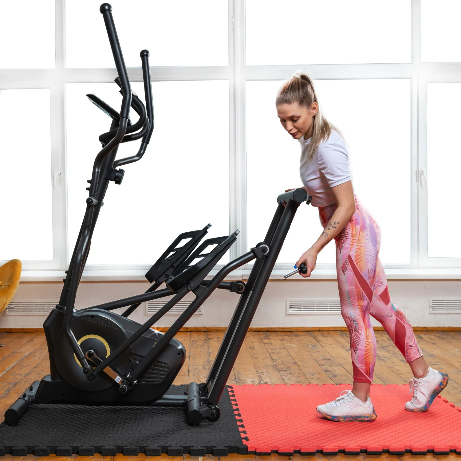 Реальное фото Эллиптический тренажер DFC E6710T от магазина Спортев