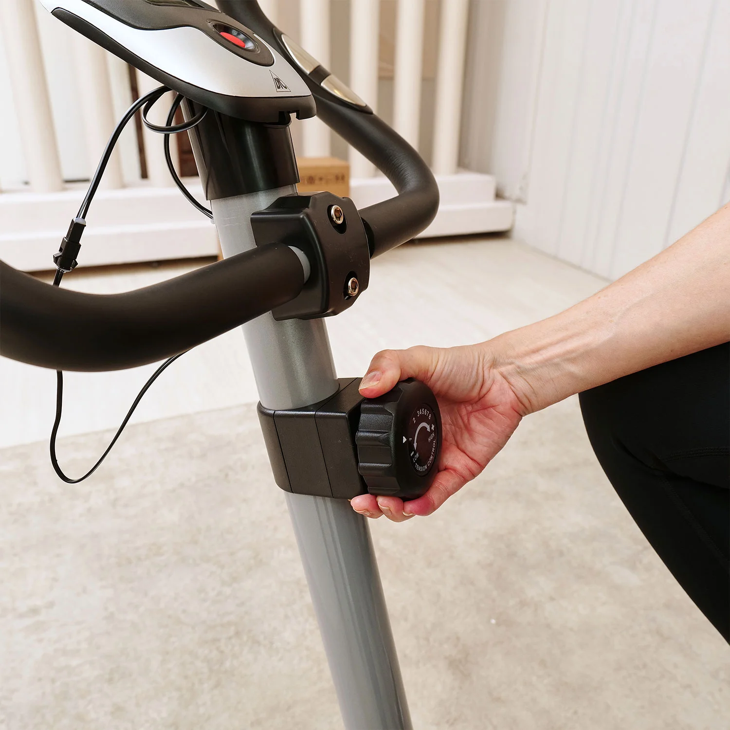 Реальное фото Велотренажер DFC B3.2 (черный/серебристый) от магазина Спортев