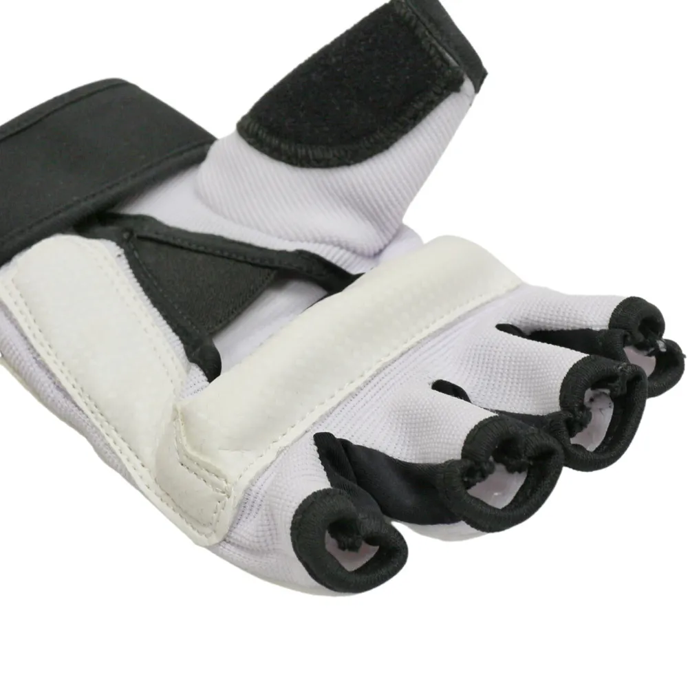 Реальное фото Перчатки тхэквондо BoyBo WTF с фиксацией 0146 от магазина Спортев