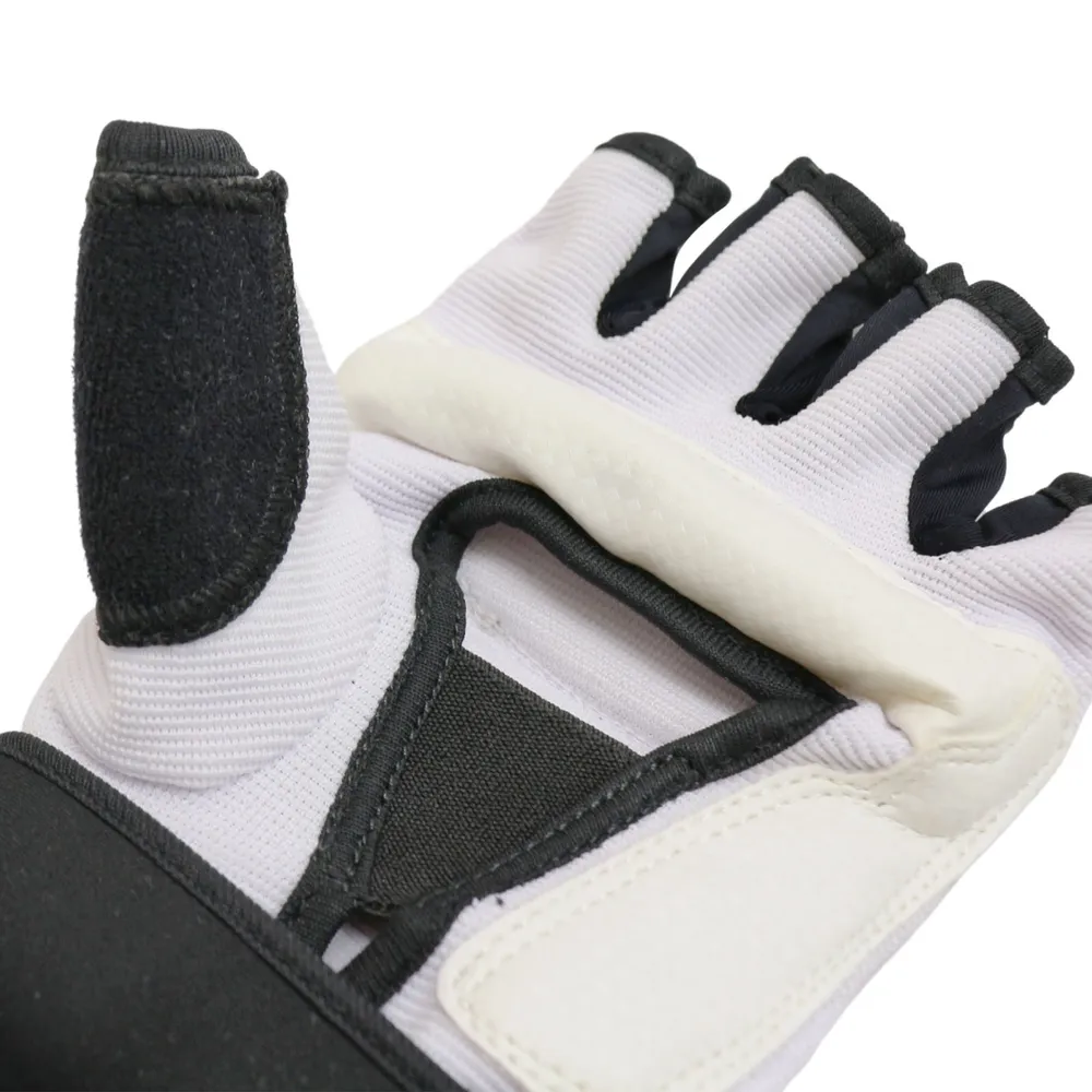 Реальное фото Перчатки тхэквондо BoyBo WTF с фиксацией 0146 от магазина Спортев