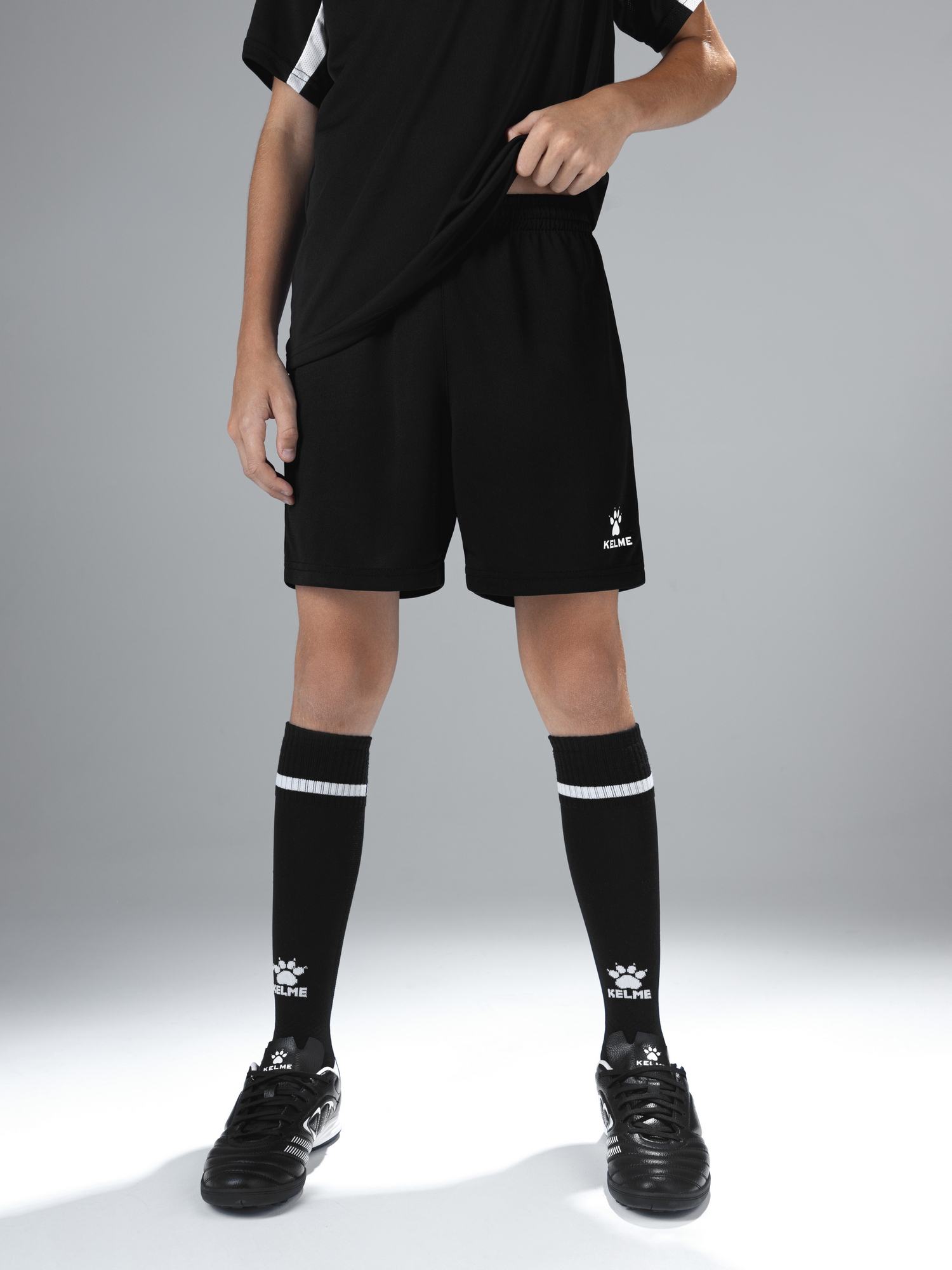 Реальное фото Шорты Kelme Badalona детские 7351ZB3255.000 от магазина Спортев